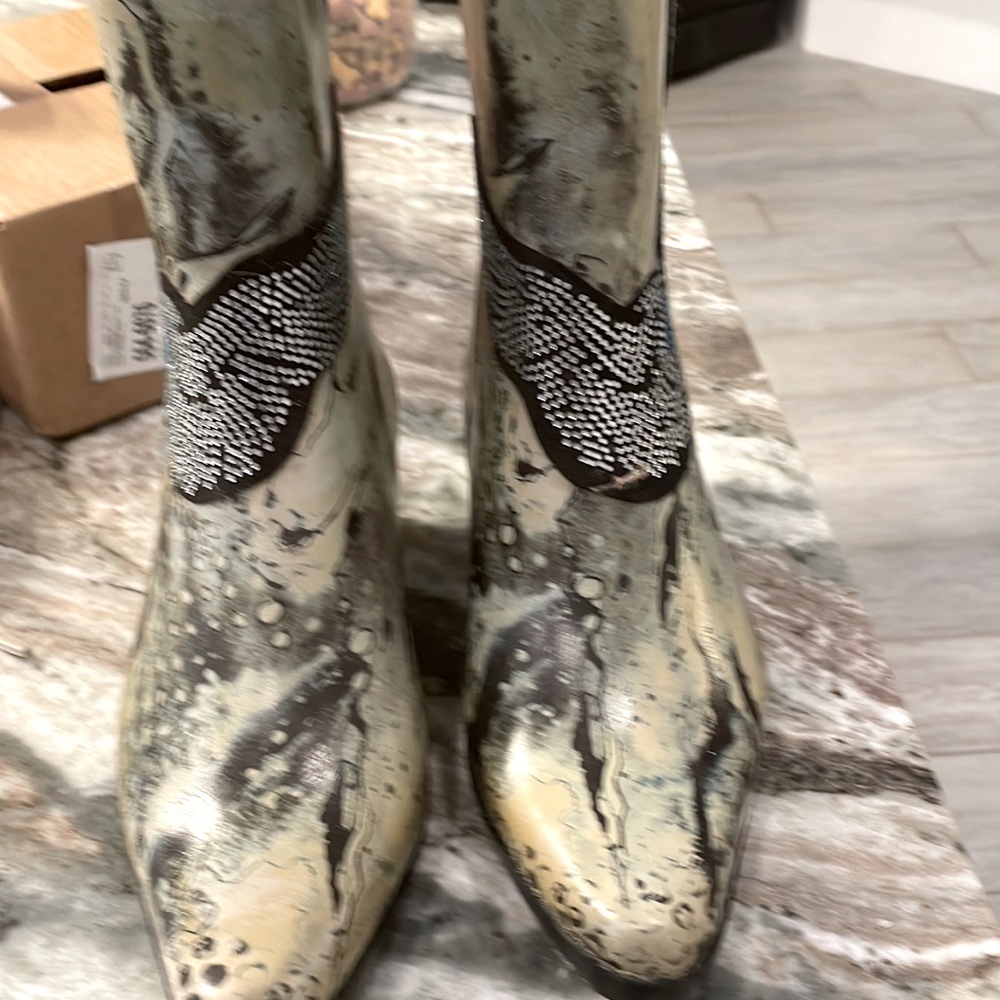 Cutest rain boots you ever did see!